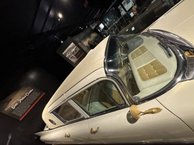 NASHVILLE, TN - 28 Şubat 2025 'te Nashville, Tennessee' deki Country Music Hall of Fame ve Museum 'da sergi.