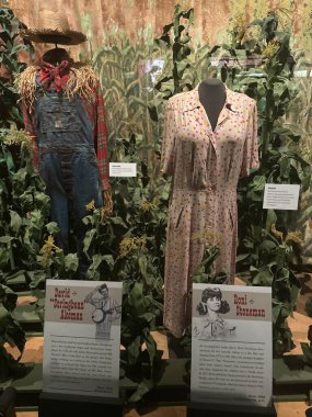 NASHVILLE, TN - 28 Şubat 2025 'te Nashville, Tennessee' deki Country Music Hall of Fame ve Museum 'da sergi.