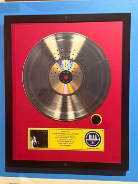 NASHVILLE, TN - 28 Şubat 2025 'te Nashville, Tennessee' deki Country Music Hall of Fame ve Museum 'da sergi.