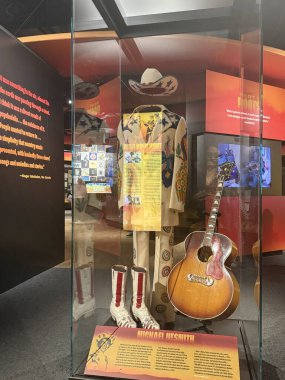 NASHVILLE, TN - 28 Şubat 2025 'te Nashville, Tennessee' deki Country Music Hall of Fame ve Museum 'da sergi.