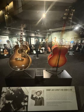 NASHVILLE, TN - 28 Şubat 2025 'te Nashville, Tennessee' deki Country Music Hall of Fame ve Museum 'da sergi.
