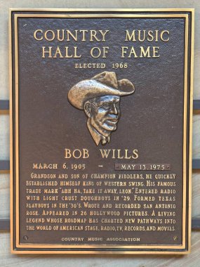 NASHVILLE, TN - 28 Şubat 2025 'te Nashville, Tennessee' deki Country Music Hall of Fame 'de Bob Wills plaketi.