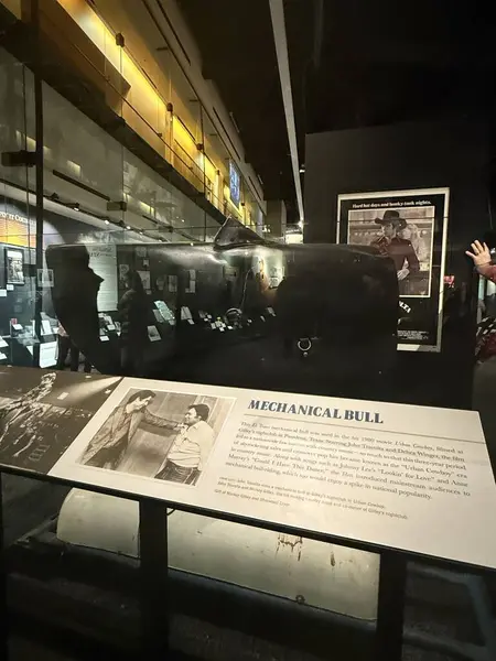 NASHVILLE, TN - 28 Şubat 2025 'te Nashville, Tennessee' deki Country Music Hall of Fame ve Museum 'da sergi.