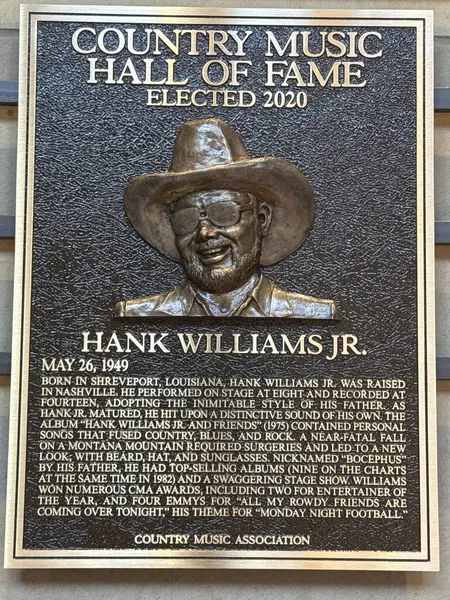 NASHVILLE, TN - 28 Şubat 2025 'te Nashville, Tennessee' deki Country Music Hall of Fame ve Museum 'da Hank Williams Jr..