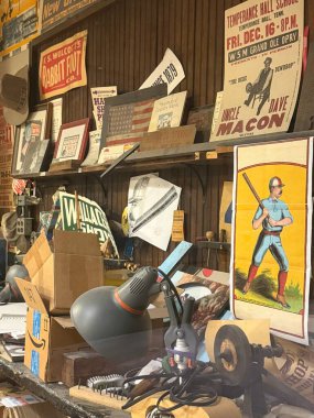 NASHVILLE, TN - 28 Şubat 2025 'te Nashville, Tennessee' de görülen Hatch Show.