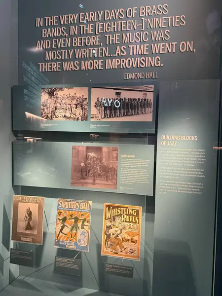 NASHVILLE, TN - 28 Şubat 2025 'te Nashville, Tennessee' deki Ulusal Afro-Amerikan Müzesi 'nde bir Aşk Yüksek Sergisi.