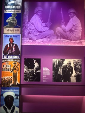 NASHVILLE, TN - 28 Şubat 2025 'te Nashville, Tennessee' deki Ulusal Afro-Amerikan Müzik Müzesi 'nde bir Ulusal Çalgı Altında Sergi.