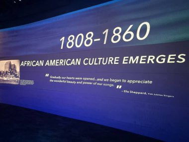 NASHVILLE, TN - 28 Şubat 2025 'te Nashville, Tennessee' deki Ulusal Afrika Amerikan Müzesi 'nde Rivers of Rhythm sergisi.