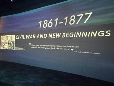 NASHVILLE, TN - 28 Şubat 2025 'te Nashville, Tennessee' deki Ulusal Afrika Amerikan Müzesi 'nde Rivers of Rhythm sergisi.