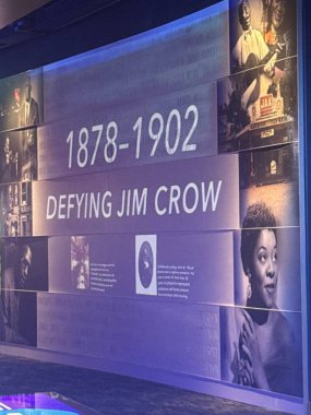 NASHVILLE, TN - 28 Şubat 2025 'te Nashville, Tennessee' deki Ulusal Afrika Amerikan Müzesi 'nde Rivers of Rhythm sergisi.