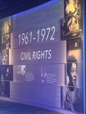 NASHVILLE, TN - 28 Şubat 2025 'te Nashville, Tennessee' deki Ulusal Afrika Amerikan Müzesi 'nde Rivers of Rhythm sergisi.