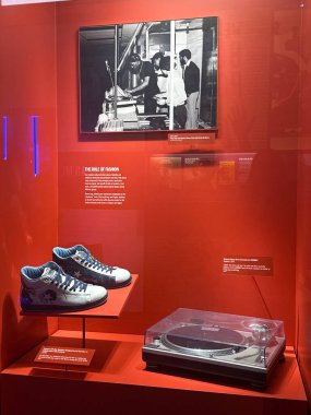 NASHVILLE, TN - 28 Şubat 2025 'te Nashville, Tennessee' deki Ulusal Afro-Amerikan Müzik Müzesi 'nde görülen Mesaj Sergisi.