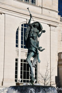 Casey Eskridge 'in Apollo' nun Doğumu Heykeli, Nashville, Tennessee 'deki Schermerhorn Senfoni Merkezi' nde 2 Mart 2025 'te görüldü..