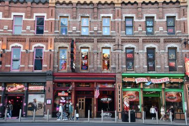 Nashville, Tennessee 'de Broadway, 2 Mart 2025' te görüldüğü gibi..