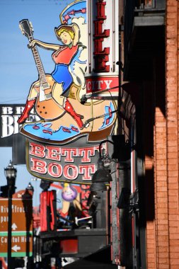 Nashville, Tennessee 'de Broadway, 2 Mart 2025' te görüldüğü gibi..