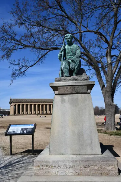 Nashville, Tennessee 'deki Centennial Park' ta heykeltıraş George Julian Zolnay 'in 2 Mart 2025' te görüldüğü üzere Konfederasyon Özel Anıtı..