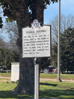NASHVILLE, TN - 3 Mart 2025 'te Nashville, Tennessee' deki Federal Savunma Tarihi İşaretleri.