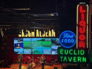 3 Mart 2025 'te Nashville, Tennessee' deki Jason Aldean 'ın Mutfağı + Çatı Üstü Bar.