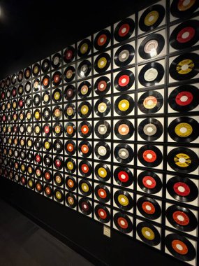 3 Mart 2025 'te Nashville, Tennessee' deki Johnny Cash Müzesi 'nde sergi açıldı..