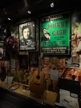 3 Mart 2025 'te Nashville, Tennessee' deki Johnny Cash Müzesi 'nde sergi açıldı..