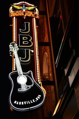 NASHVILLE, TN - 3 Mart 2025 'te Jon Bon Jovi' nin Nashville, Tennessee 'deki Live Music Rooftop Bar ve Restoranı.