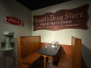 NASHVILLE, TN - MAR 2: 2 Mart 2025 'te Nashville, Tennessee' deki Patsy Cline Müzesinde sergi.