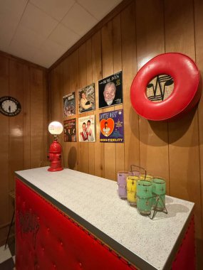 NASHVILLE, TN - MAR 2: 2 Mart 2025 'te Nashville, Tennessee' deki Patsy Cline Müzesinde sergi.