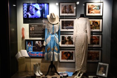 NASHVILLE, TN - MAR 2: 2 Mart 2025 'te Nashville, Tennessee' deki Patsy Cline Müzesinde sergi.