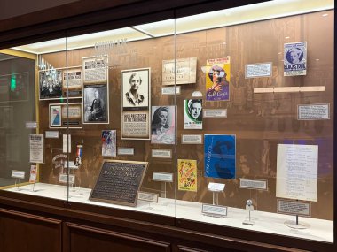 NASHVILLE, TN - MAR 2: 2 Mart 2025 'te Nashville, Tennessee Ryman Oditoryumu' nda görüldüğü gibi.