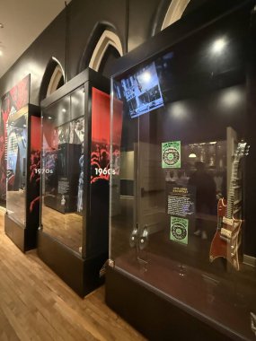 NASHVILLE, TN - MAR 2: 2 Mart 2025 'te Nashville, Tennessee Ryman Oditoryumu' nda görüldüğü gibi.