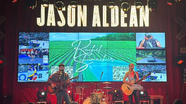 3 Mart 2025 'te Nashville, Tennessee' deki Jason Aldean 'ın Mutfağı + Çatı Üstü Bar.