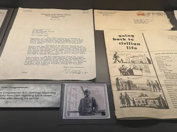 3 Mart 2025 'te Nashville, Tennessee' deki Johnny Cash Müzesi 'nde sergi açıldı..