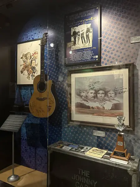 3 Mart 2025 'te Nashville, Tennessee' deki Johnny Cash Müzesi 'nde sergi açıldı..