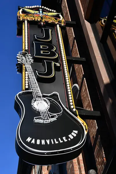 NASHVILLE, TN - 3 Mart 2025 'te Jon Bon Jovi' nin Nashville, Tennessee 'deki Live Music Rooftop Bar ve Restoranı.