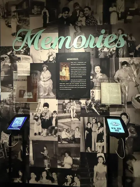 NASHVILLE, TN - MAR 2: 2 Mart 2025 'te Nashville, Tennessee' deki Patsy Cline Müzesinde sergi.