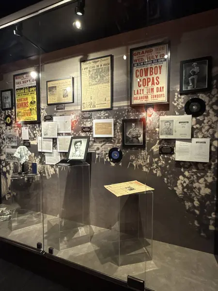 NASHVILLE, TN - MAR 2: 2 Mart 2025 'te Nashville, Tennessee' deki Patsy Cline Müzesinde sergi.