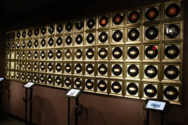 NASHVILLE, TN - MAR 2: 2 Mart 2025 'te Nashville, Tennessee' deki Patsy Cline Müzesinde sergi.