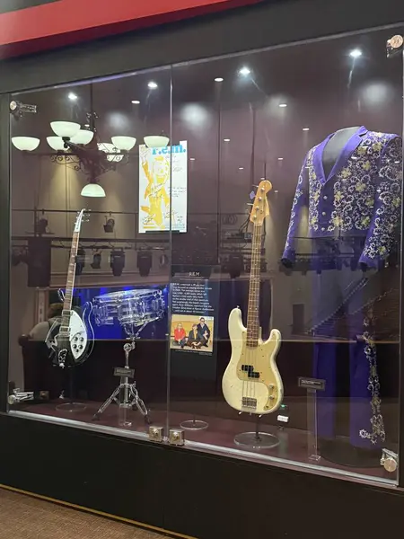 NASHVILLE, TN - MAR 2: 2 Mart 2025 'te Nashville, Tennessee Ryman Oditoryumu' nda görüldüğü gibi.