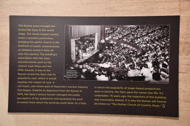 NASHVILLE, TN - MAR 2: 2 Mart 2025 'te Nashville, Tennessee Ryman Oditoryumu' nda görüldüğü gibi.