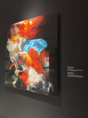 The Muses by Christy Lee Rogers 'ın The Parthenon, Tennessee' deki sergisi, 2 Mart 2025 'te görüldü..