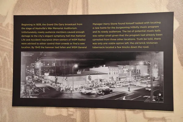 NASHVILLE, TN - MAR 2: 2 Mart 2025 'te Nashville, Tennessee Ryman Oditoryumu' nda görüldüğü gibi.