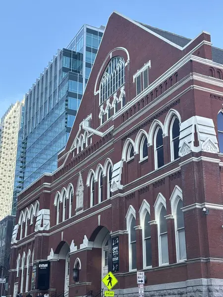 2 Mart 2025 'te Nashville, Tennessee' deki Ryman Oditoryumu.