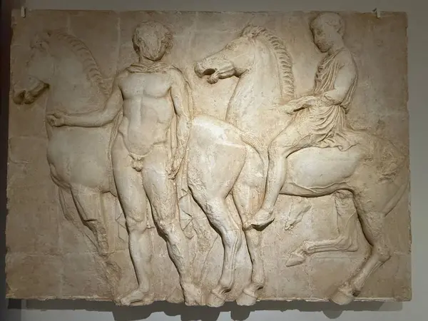 FAIRFIELD CT - 15 Mart 2025 'te Fairfield, Connecticut' taki Fairfield Üniversitesi 'ndeki Sanat Müzesi' nde sergi.