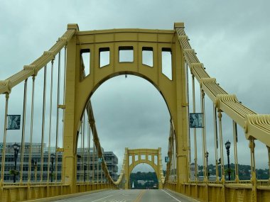 Pittsburgh, Pennsylvania 'daki Roberto Clemente Köprüsü (6. Cadde Köprüsü) 30 Haziran 2024' te görüldü..