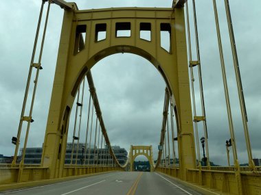 Pittsburgh, Pennsylvania 'daki Roberto Clemente Köprüsü (6. Cadde Köprüsü) 30 Haziran 2024' te görüldü..