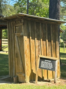 CONway, SC - 16 Nisan 2025 'te Güney Carolina, Conway' de görülen L. W. Paul Canlı Tarih Çiftliği.