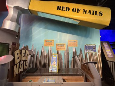 MYRTLE BEACH, SC - 18 Nisan 2025 'te Güney Carolina, Myrtle Beach' teki Broadway 'deki WonderWorks' te sergi.