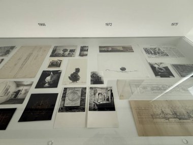 REYKJAVIK, ICELAND - 23 Temmuz 2025 'te Reykjavik, İzlanda' daki Gerdarsafn Kopavogur Sanat Müzesi 'nde sergi.