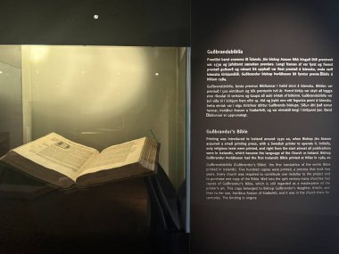 REYKJAVIK, ICELAND - 23 Temmuz 2025 'te İzlanda Ulusal Müzesi' nde sergi.