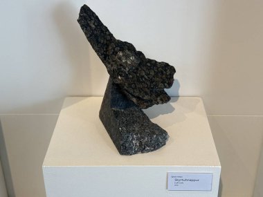 REYKJAVIK, ICELAND - 23 Temmuz 2025 'te İzlanda' nın Reykjavik kentindeki Sigurjon Olafsson Müzesinde sergi.